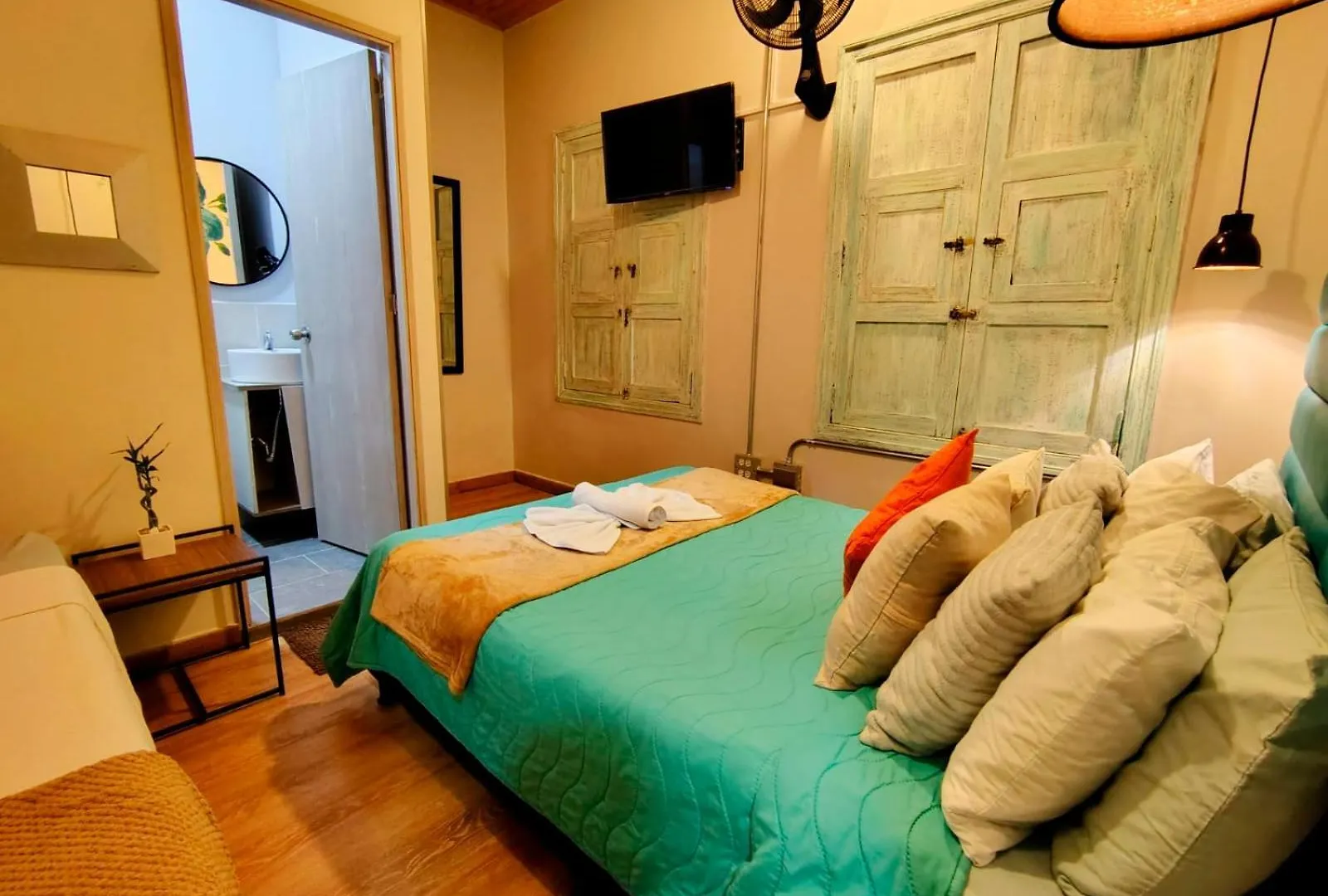 Hotel Boutique Stay La 10 Medellín 0*,