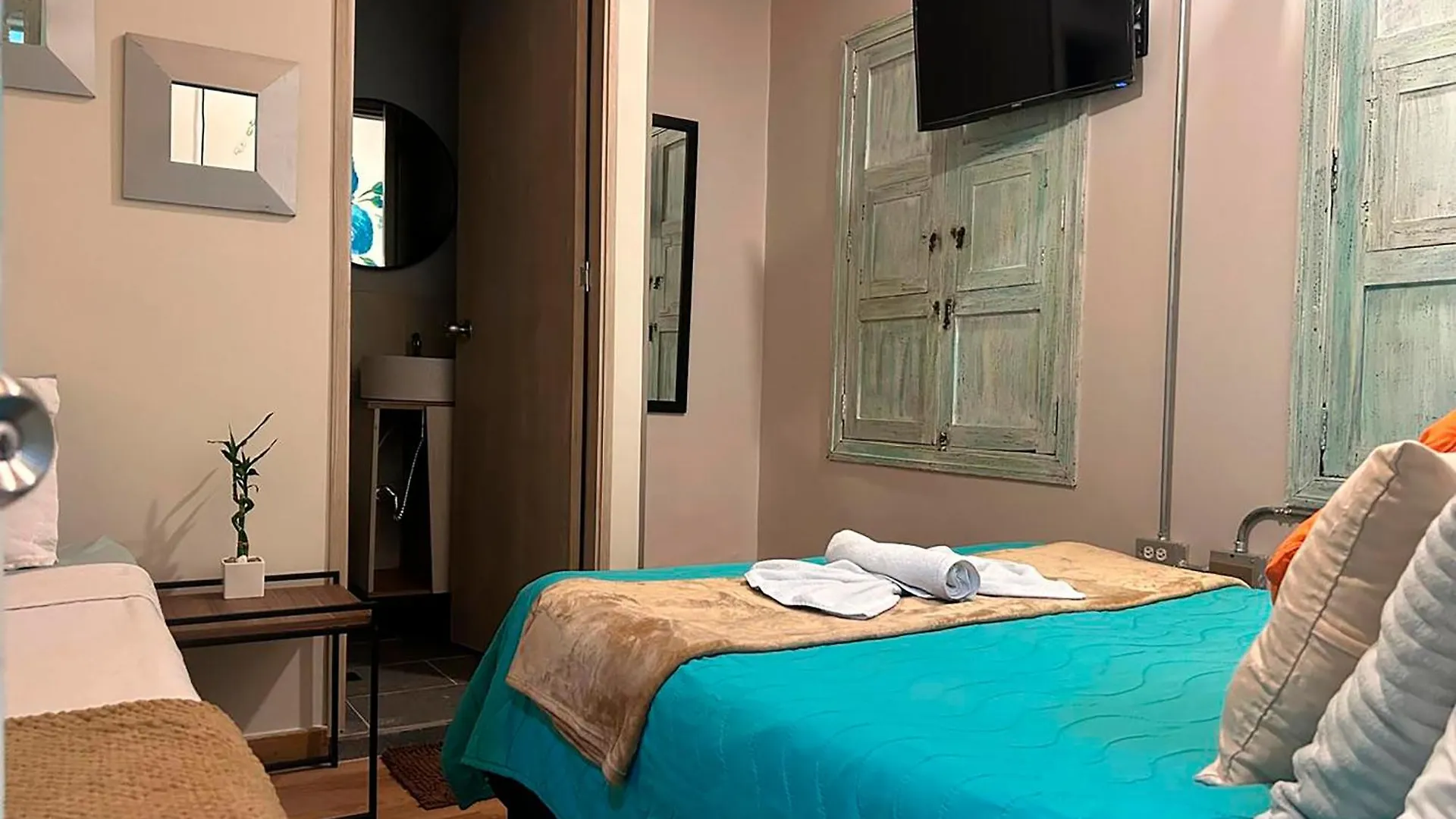 Hostel Hotel Boutique Stay La 10 Medellín Colombia